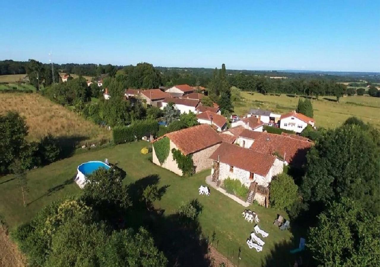 Tranquille Vienne Gites A Chirac Dept Charente Exterior foto